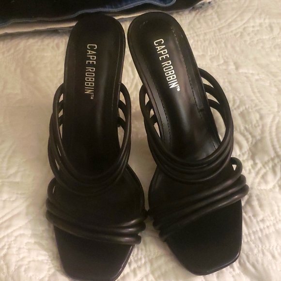 Squared-toe heeled slides - Picture 1 of 6